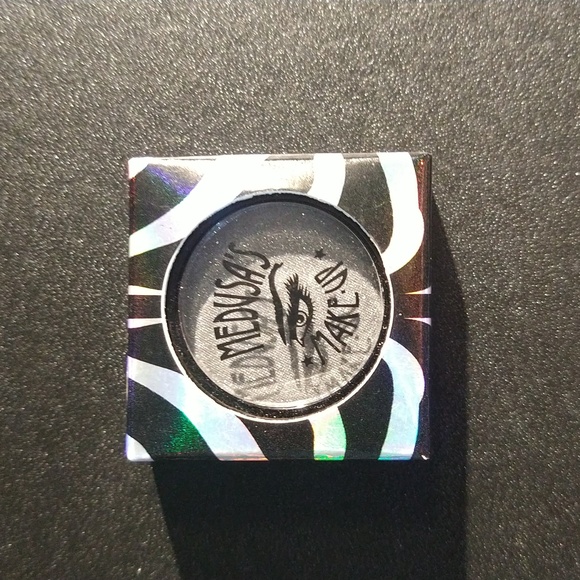 Medusa's Make-Up Eyeshadow Eye Shadow Safari Amulet - Picture 3 of 7